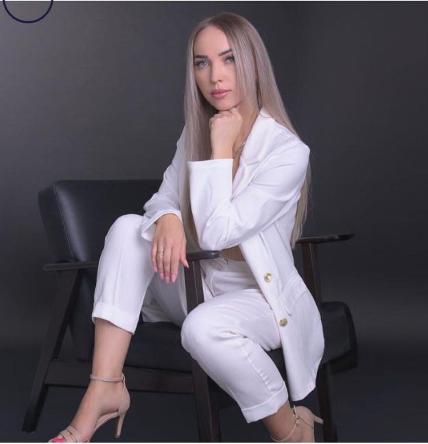 Anna – Polka Beauty